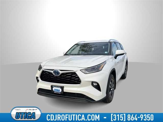 2021 Toyota Highlander Hybrid XLE