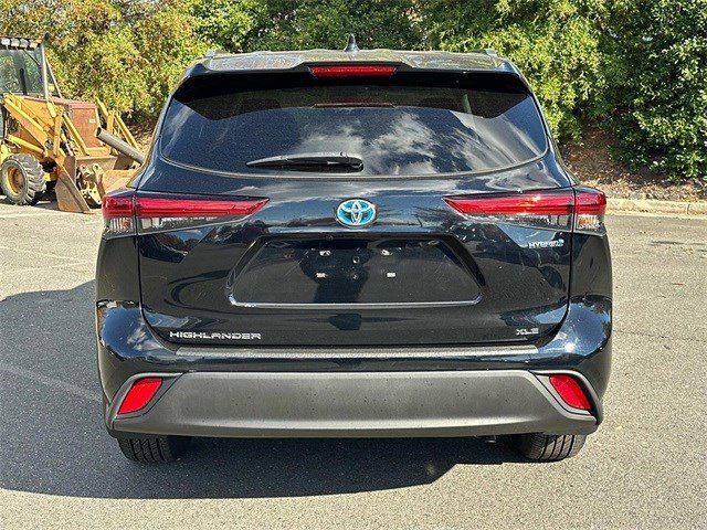 2021 Toyota Highlander Hybrid XLE