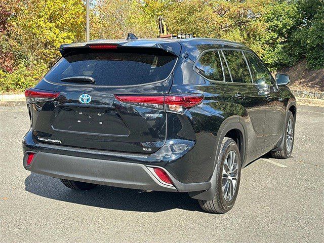 2021 Toyota Highlander Hybrid XLE