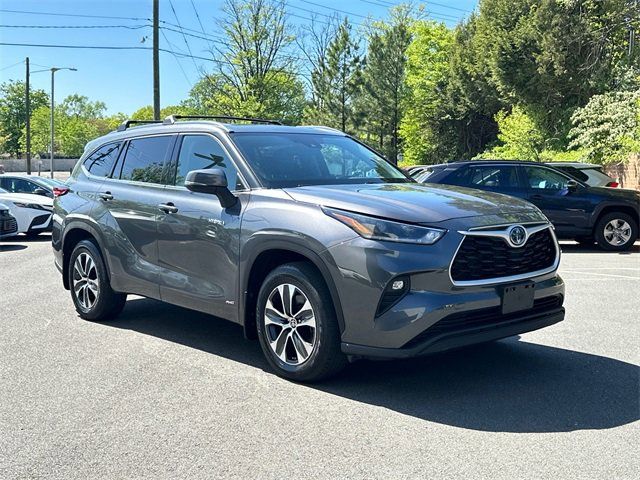 2021 Toyota Highlander Hybrid XLE