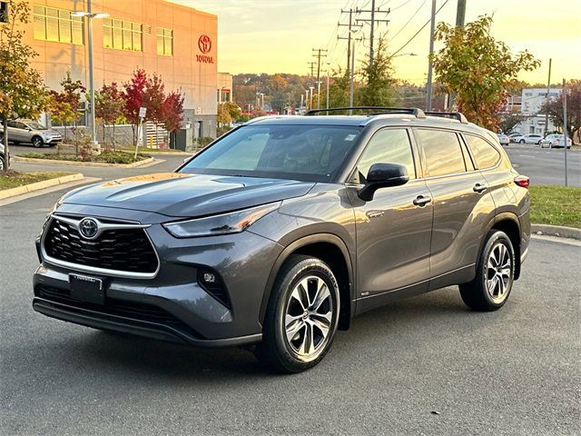 2021 Toyota Highlander Hybrid XLE