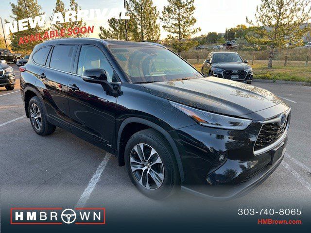 2021 Toyota Highlander Hybrid XLE