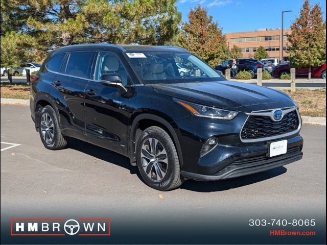 2021 Toyota Highlander Hybrid XLE