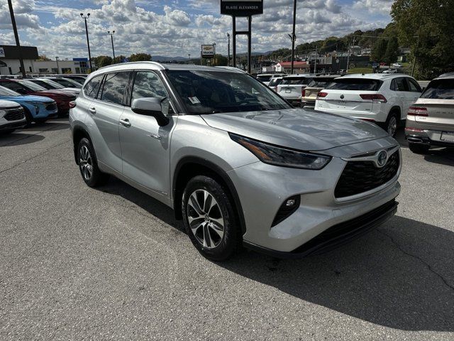 2021 Toyota Highlander Hybrid XLE