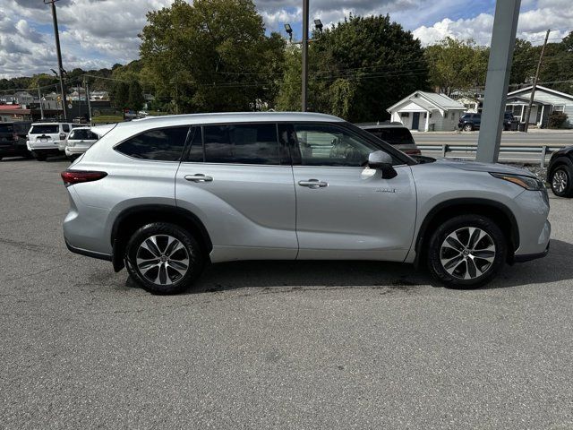 2021 Toyota Highlander Hybrid XLE