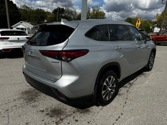 2021 Toyota Highlander Hybrid XLE