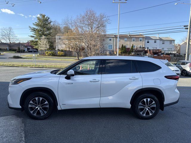 2021 Toyota Highlander Hybrid XLE