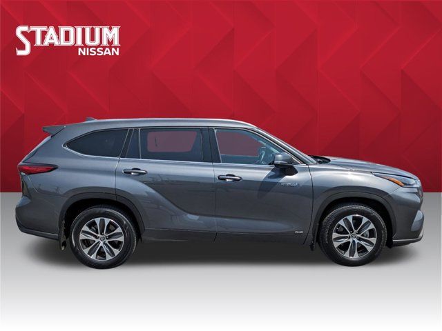 2021 Toyota Highlander Hybrid XLE