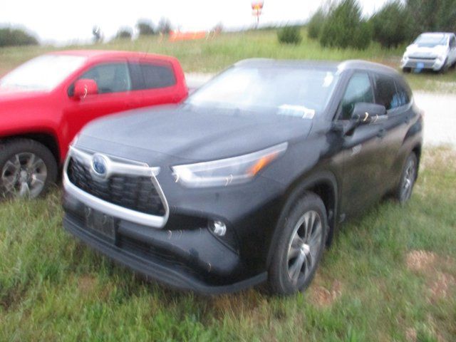 2021 Toyota Highlander Hybrid XLE