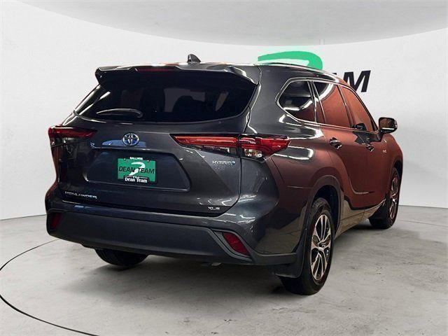 2021 Toyota Highlander Hybrid XLE