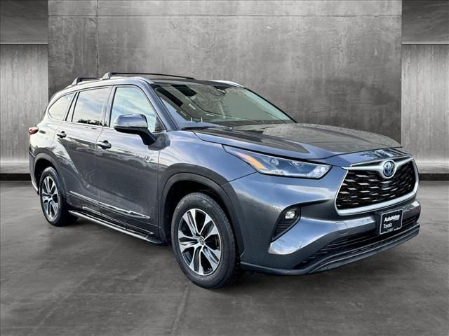 2021 Toyota Highlander Hybrid XLE