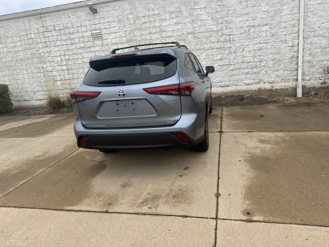 2021 Toyota Highlander Hybrid XLE