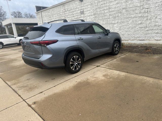 2021 Toyota Highlander Hybrid XLE