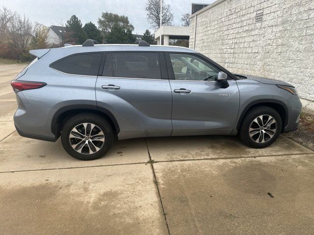 2021 Toyota Highlander Hybrid XLE