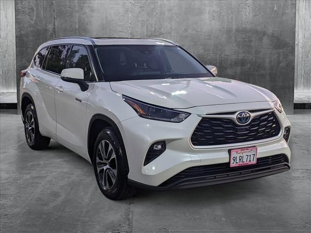 2021 Toyota Highlander Hybrid XLE