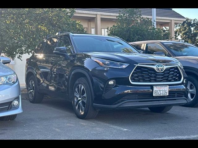 2021 Toyota Highlander Hybrid XLE