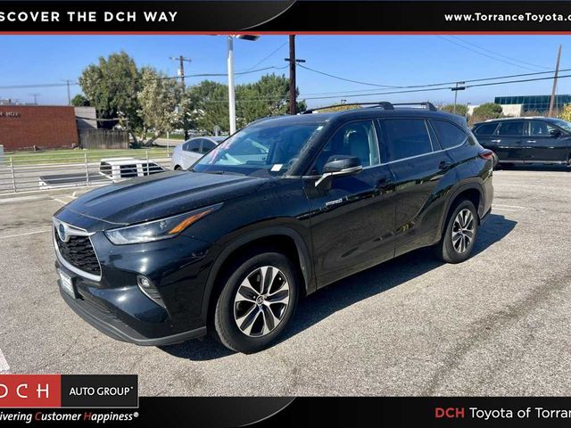 2021 Toyota Highlander Hybrid XLE