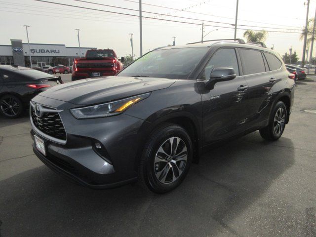 2021 Toyota Highlander Hybrid XLE