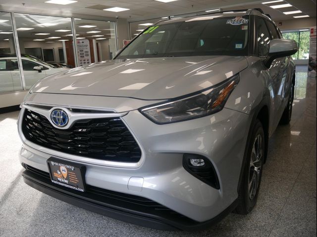 2021 Toyota Highlander Hybrid XLE