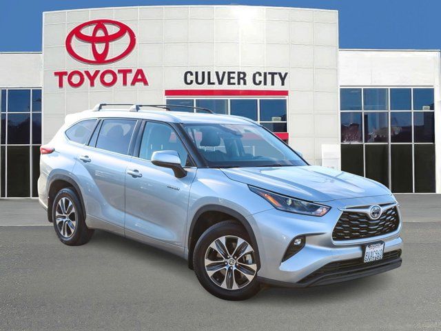 2021 Toyota Highlander Hybrid XLE