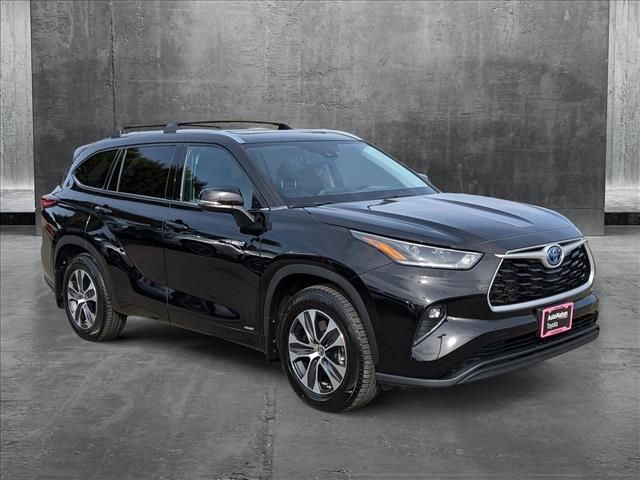 2021 Toyota Highlander Hybrid XLE