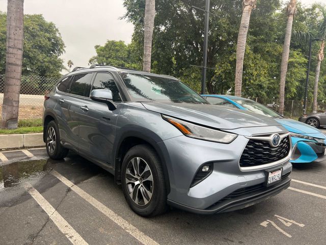 2021 Toyota Highlander Hybrid XLE