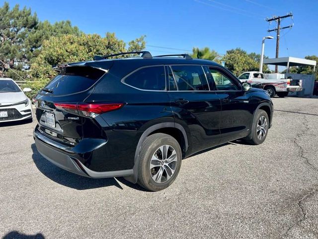 2021 Toyota Highlander Hybrid XLE