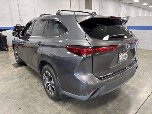 2021 Toyota Highlander Hybrid XLE