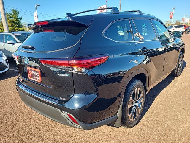 2021 Toyota Highlander Hybrid XLE