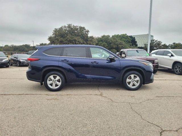 2021 Toyota Highlander LE