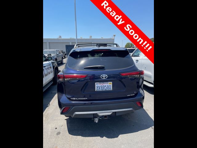 2021 Toyota Highlander LE