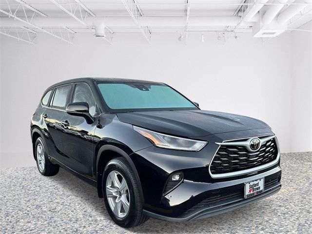 2021 Toyota Highlander LE