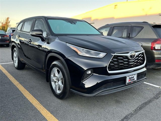 2021 Toyota Highlander LE