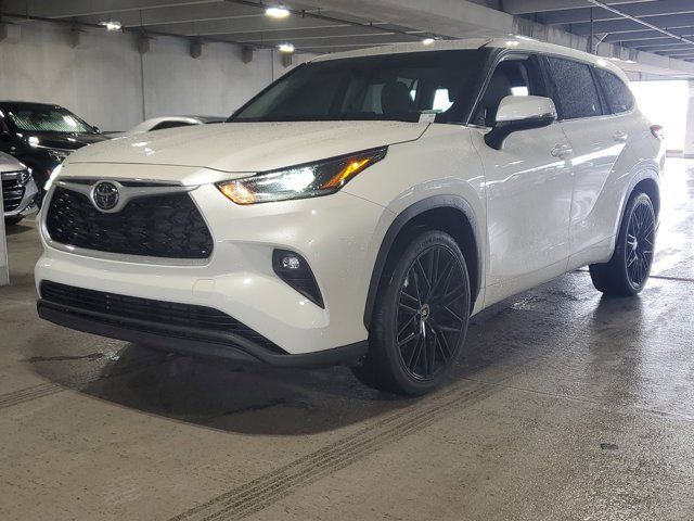 2021 Toyota Highlander LE