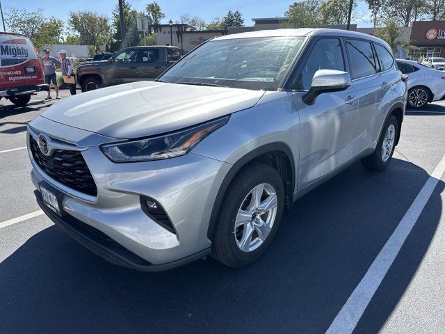 2021 Toyota Highlander LE