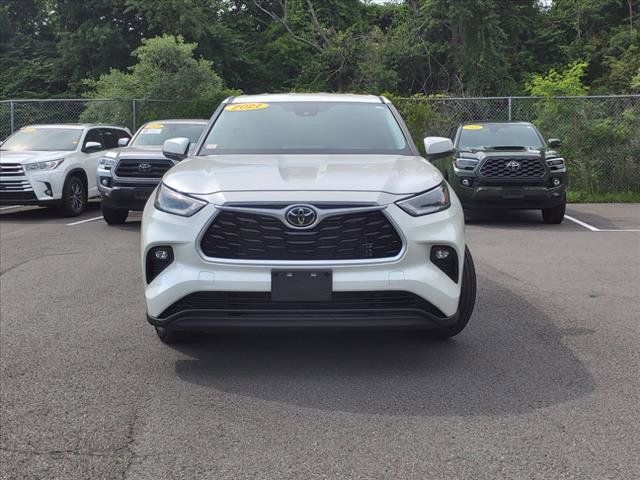 2021 Toyota Highlander LE