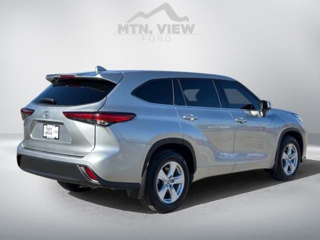 2021 Toyota Highlander LE