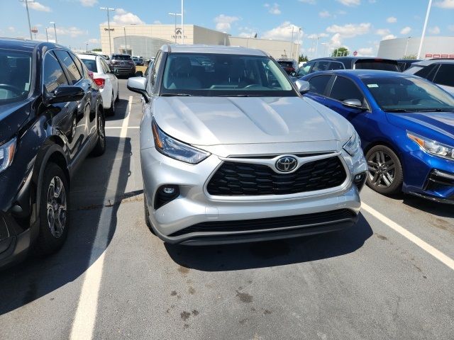 2021 Toyota Highlander LE