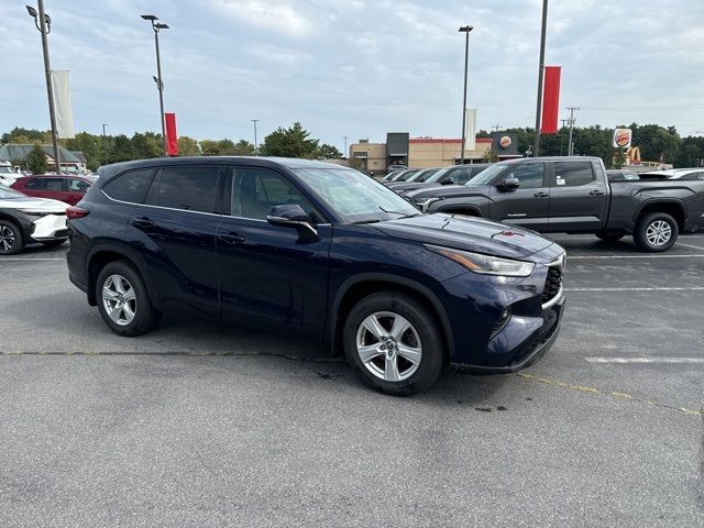 2021 Toyota Highlander LE