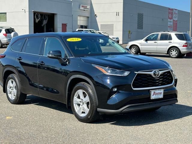 2021 Toyota Highlander LE