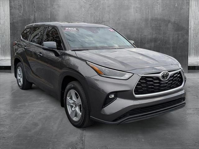 2021 Toyota Highlander LE