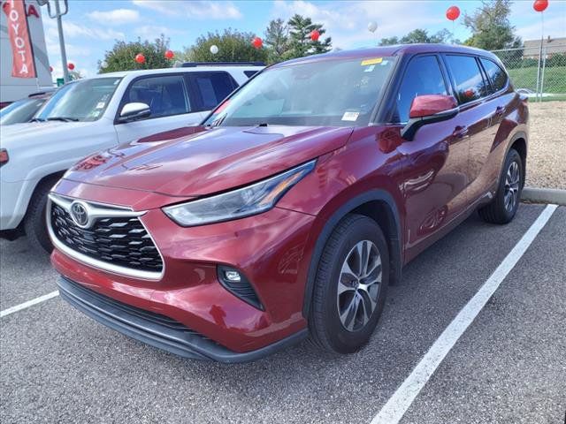 2021 Toyota Highlander LE