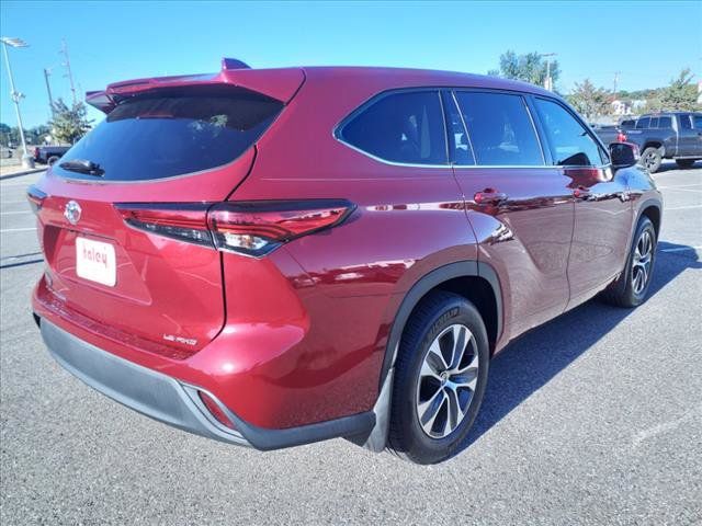 2021 Toyota Highlander LE