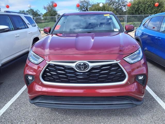 2021 Toyota Highlander LE