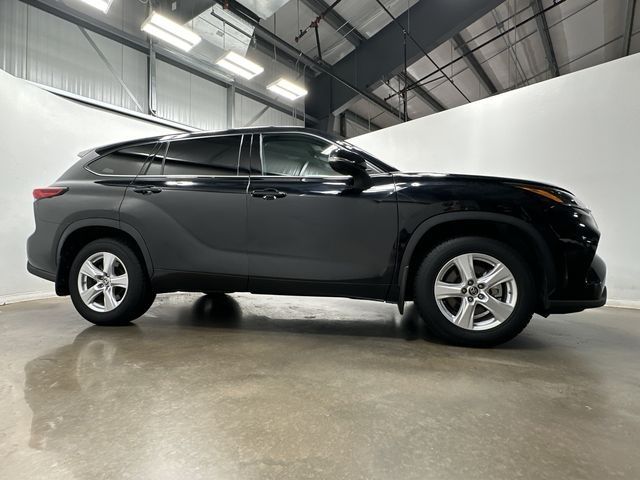 2021 Toyota Highlander LE