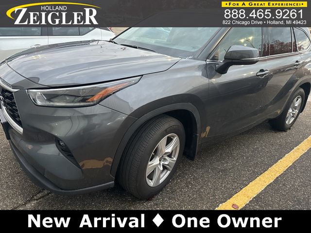 2021 Toyota Highlander LE