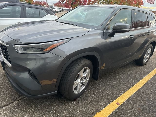 2021 Toyota Highlander LE