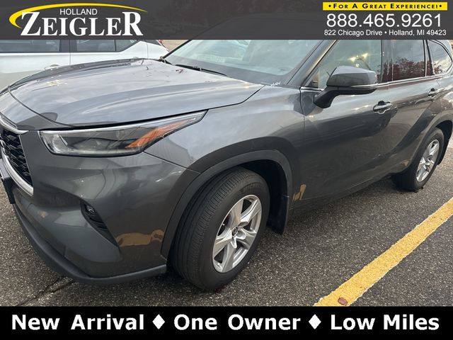 2021 Toyota Highlander LE