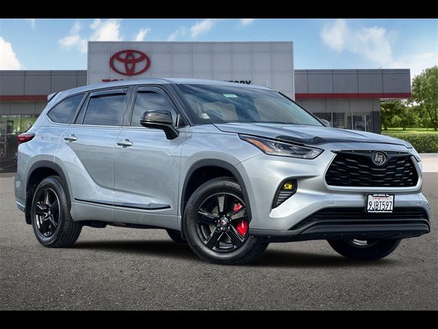 2021 Toyota Highlander LE