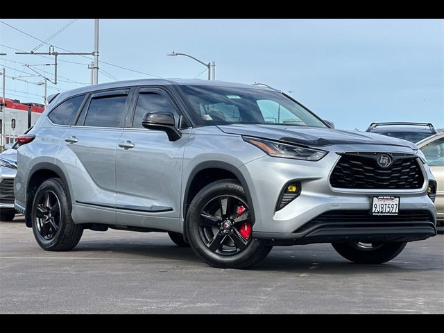 2021 Toyota Highlander LE